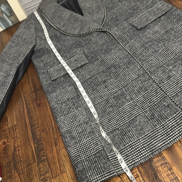 Plaid wool blend Coat classic black and white size Large NWT - Picture 12 of 16